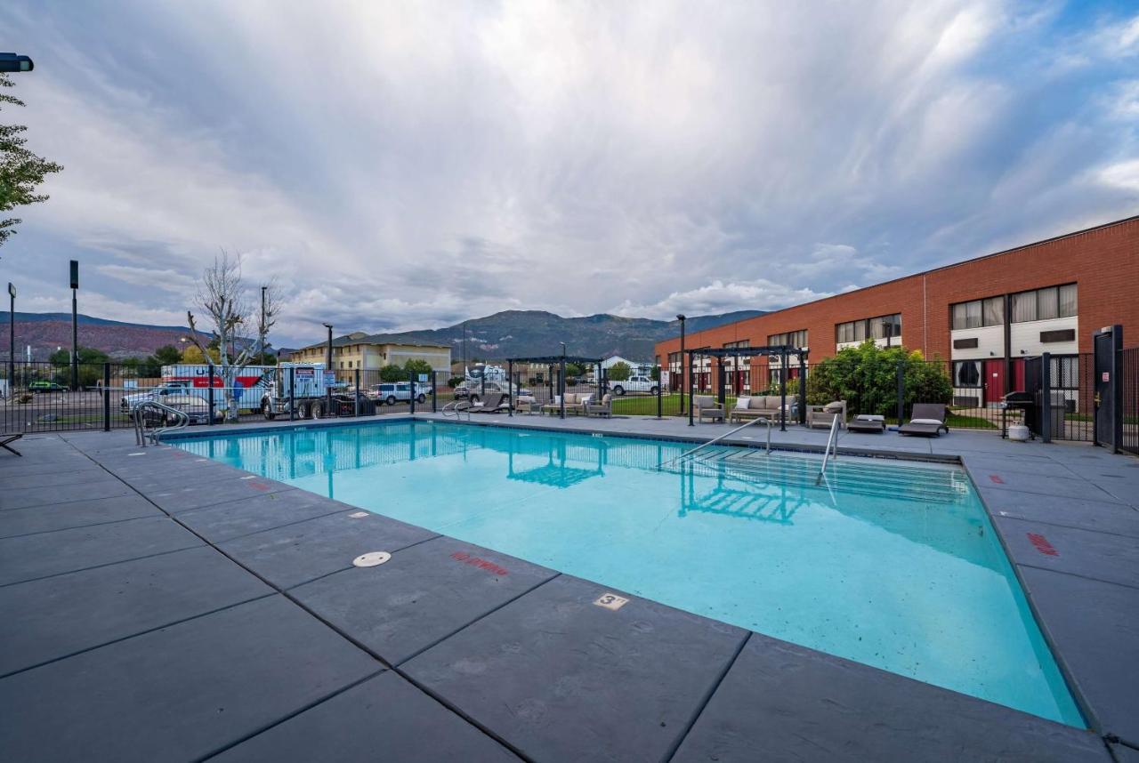 Ramada By Wyndham Cedar City Exterior foto