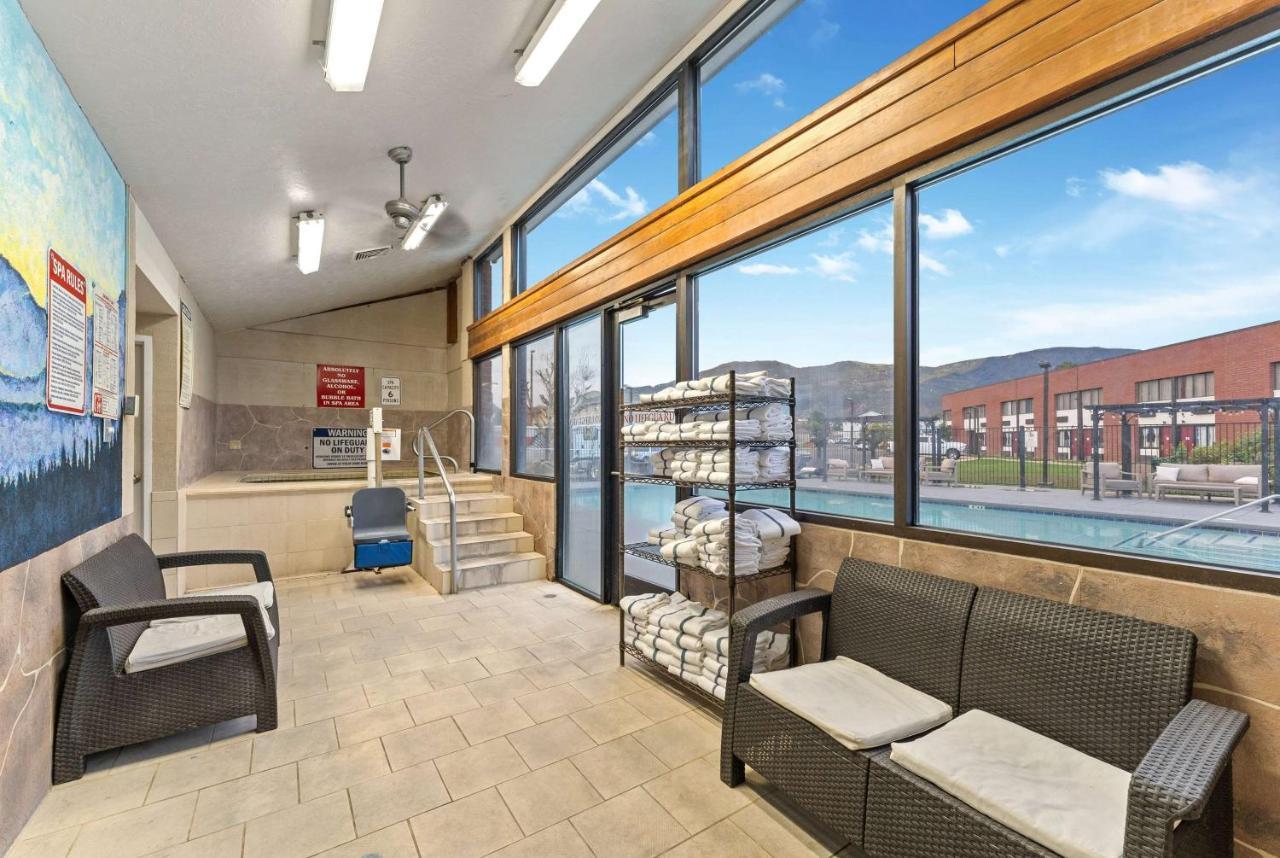 Ramada By Wyndham Cedar City Exterior foto