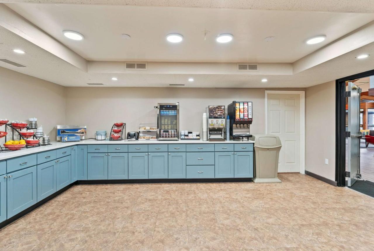 Ramada By Wyndham Cedar City Exterior foto